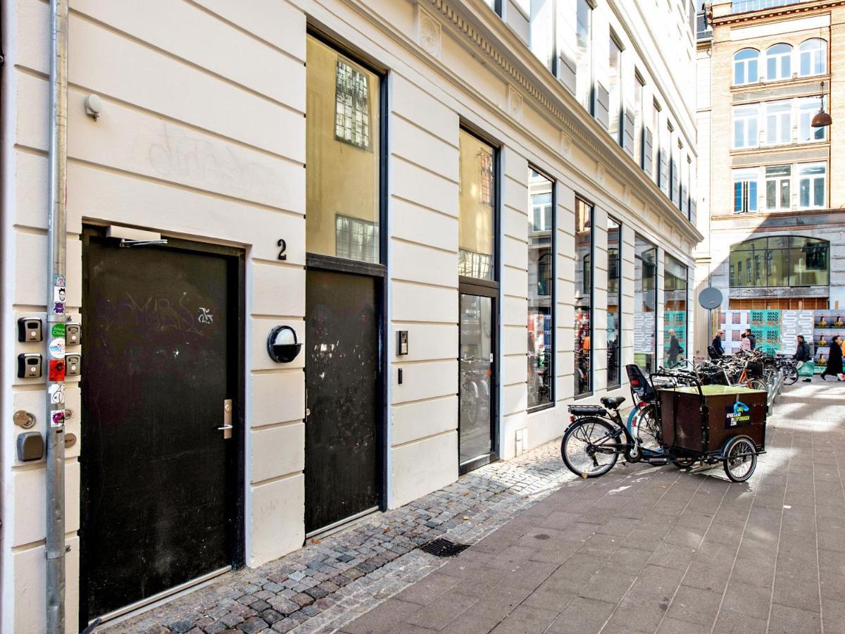 Sanders Leaves - Chic Three-Bedroom Apartment In Downtown Kopenhagen Buitenkant foto