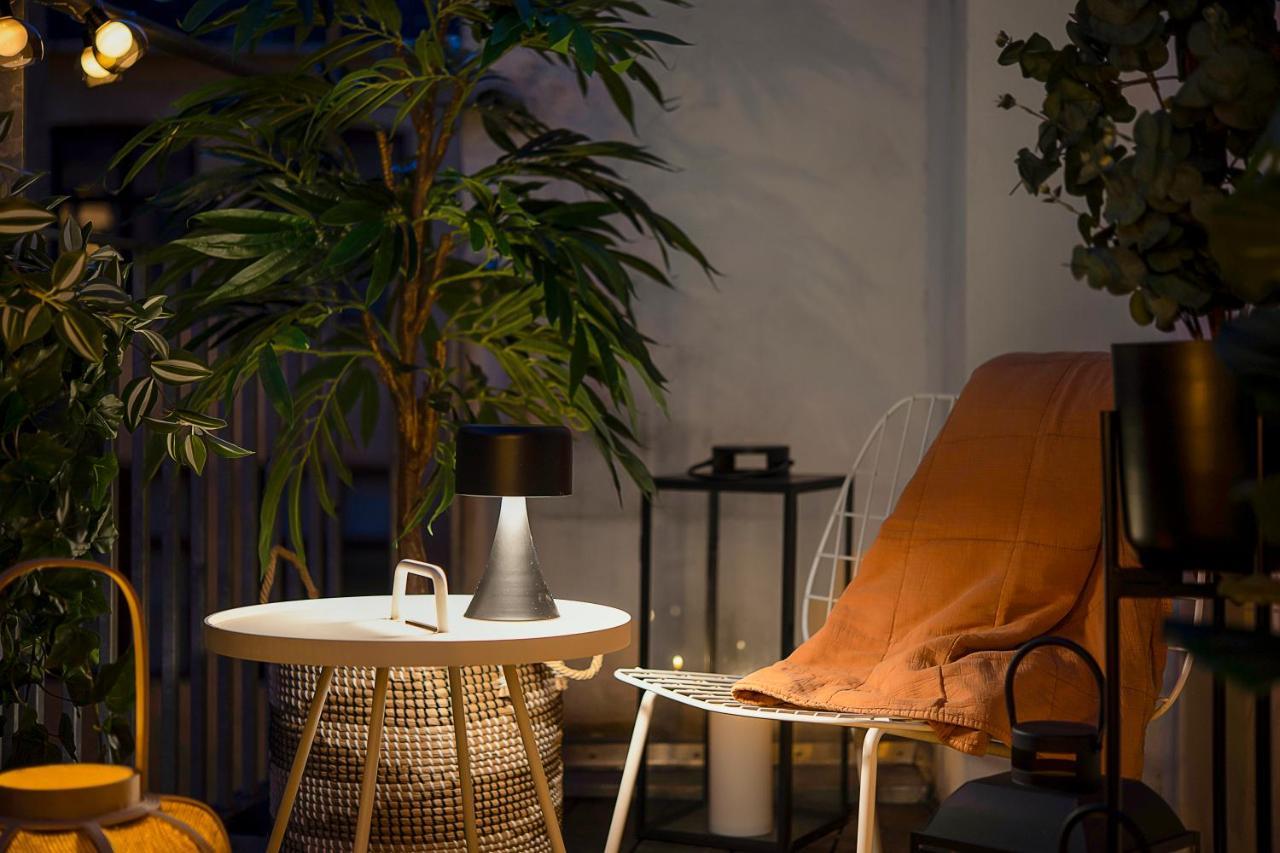 Sanders Leaves - Chic Three-Bedroom Apartment In Downtown Kopenhagen Buitenkant foto