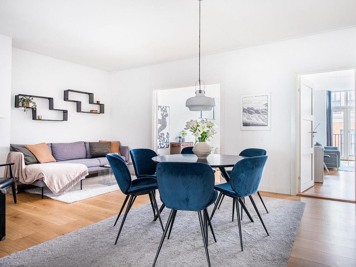 Sanders Leaves - Chic Three-Bedroom Apartment In Downtown Kopenhagen Buitenkant foto