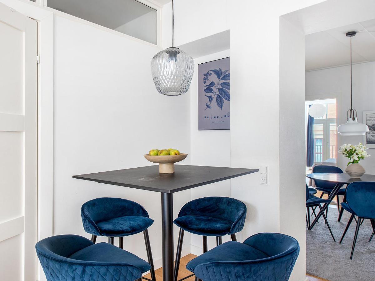 Sanders Leaves - Chic Three-Bedroom Apartment In Downtown Kopenhagen Buitenkant foto